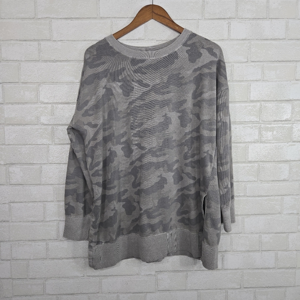 Old Navy Gray Camo Sweatshirt